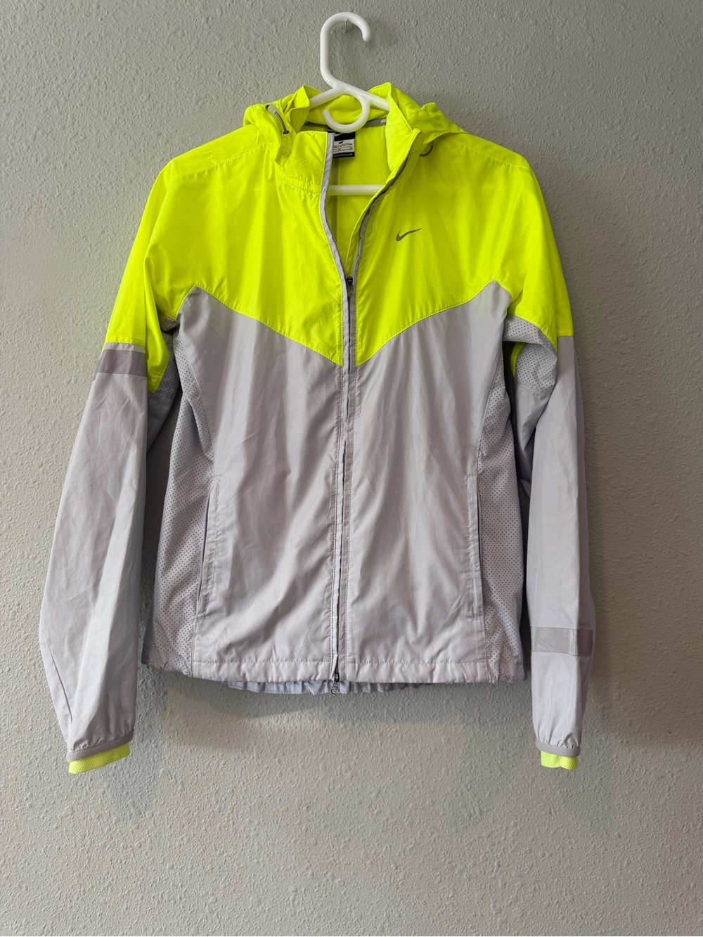 Nike Women's Neon Yellow and Light Gray Hooded windbreaker Jacket